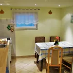 Comfortable In With Shared Pool, 45m²
