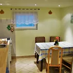 Comfortable In With Shared Pool, 45m² *